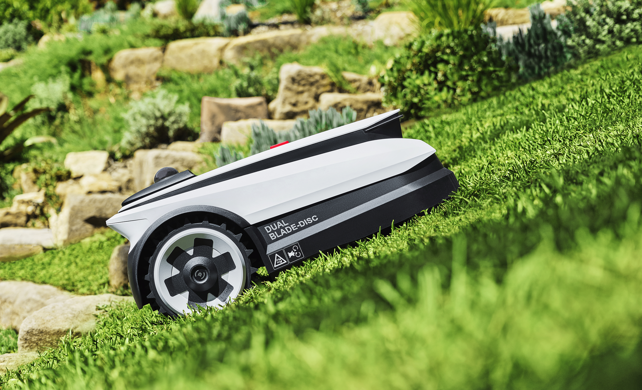 Excellent Slope Climbing (2)-2250x1365